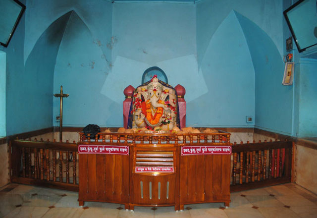 Dashabhuja Ganpati - Hedvi